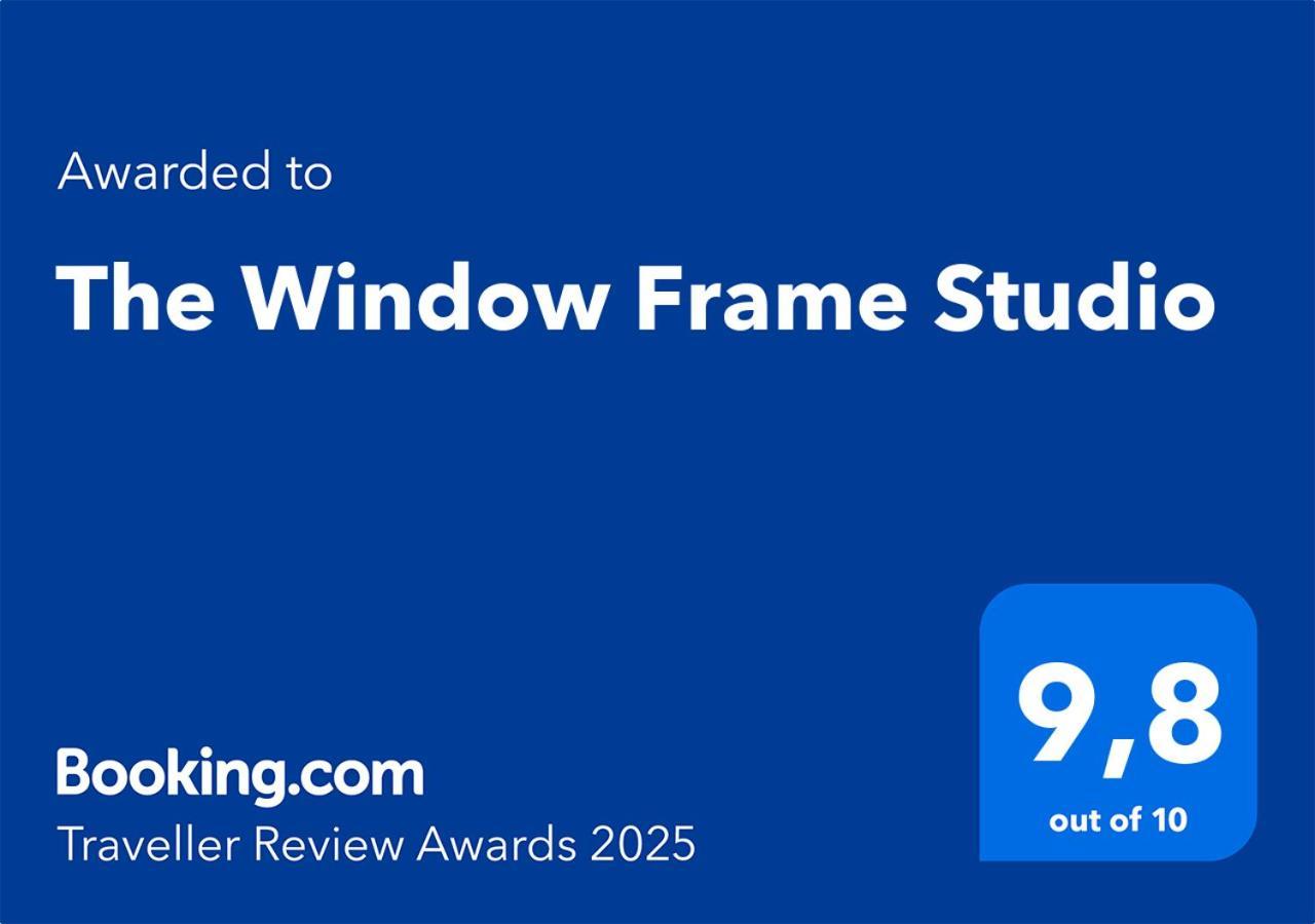The Window Frame Studio Афины Экстерьер фото